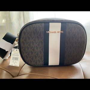 Michael Kors Jet Set Travel Crossbody